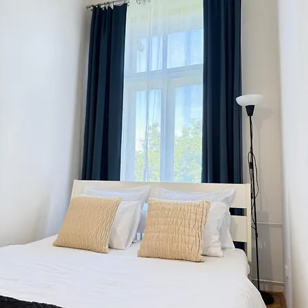 Spacious 100 Sqm Apartment In Old Town On Hviezdoslav Square For Business And Groups *