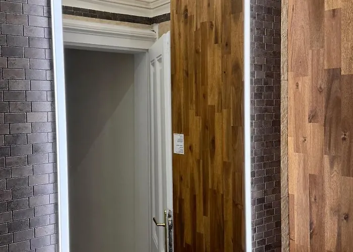 Spacious 100 Sqm In Old Town On Hviezdoslav Square For Business And Groups Apartmán