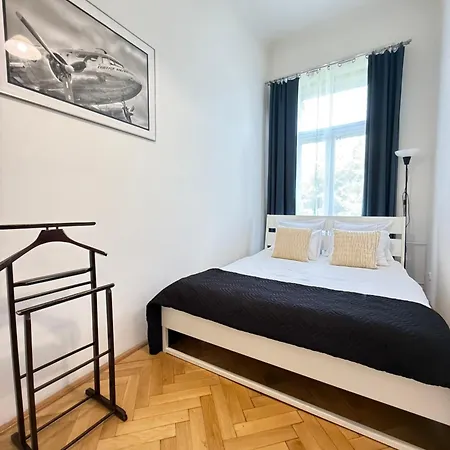 Spacious 100 Sqm Apartment In Old Town On Hviezdoslav Square For Business And Groups *